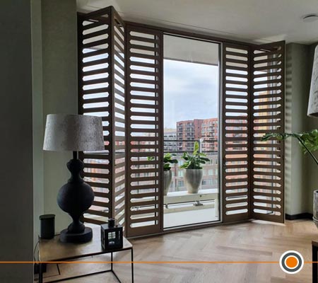 Fractions, aluminium shutters