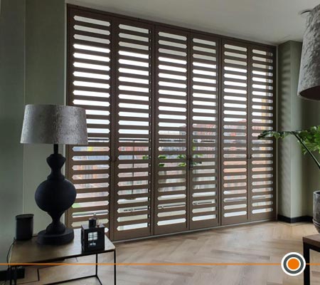 Fractions, aluminium shutters