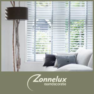 Voorberg Zonwering BV is dealer van Zonnelux raamdecoratie.